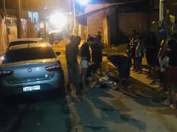 Durante a operação tamoiotatá, no município de humaitá (a 590 quilômetros de manaus), policiais militares do batalhão de policiamento ambiental (bpamb) prenderam um homem. Homem E Executado A Tiros Apos Cobranca De Divida Em Manaus