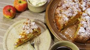 Knuspriger Buttriger Murbeteig Umschliesst Das Wesentliche Saftige Apfelscheiben Bedeckt Mit Mandeliger Florentinermasse Streusel Rezept Apfelkuchen Rezepte