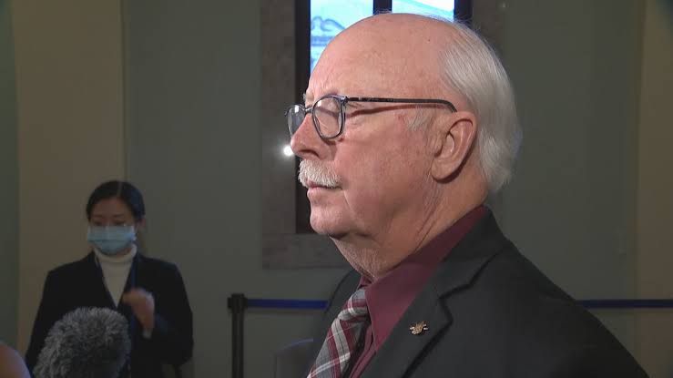 Two former B.C. Conservative MLAs plan to form new party with Peter Milobar as interim leader; Ian Paton leaves caucus citing Findlay's leadership