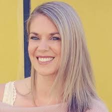 Cassandra Roscoe's Instagram, Twitter & Facebook