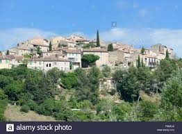 Village Perche De Grambois Dans Le Parc Regional Du Luberon Vaucluse Provence France Banque D Images Grambois Luberon Vaucluse