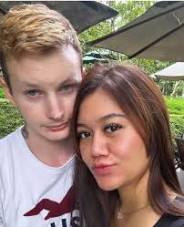 Admiration for Senior Apo in 90's Love Group