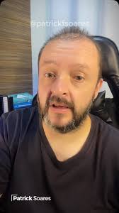 O caráter de Jesus não mudou após a traição de Judas. Ele ainda assim o  chamou de amigo. O que te define não é o fazem com você e sim o que você  faz com o que fizeram com você. Entregue nas mãos de ...