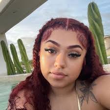 Ashley Kruse's Instagram, Twitter & Facebook