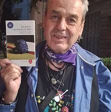 Here is Laurel Harned performing Frank Koonce's arrangement of “Double”  from Johann Sebastian Bach's “Lute Suite in C minor, BWV 997”. Laurel  recorded this piece