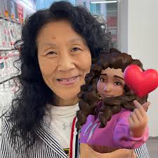 劉黎- 昨天小兒子和我說，屏東縣地圖，很像野柳的俏皮公主石，一比較之下，還真的超級像，他的觀察能力，與思考邏輯，真是不大一般。