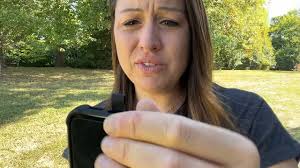 Amazon.com: Diaclara Clip and Go Phone Strap with Zipper Pouch- Stylish  Crossbody Adjustable Chain Lanyard with Leather Wallet for All Phones,  Green : Cell Phones & Accessories