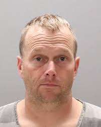 ROBAINA, JORGE LUIS 31 M Charges BURGLARY/ UNOCCUPIED CONVEYANCE Bond: TO  BE SET ** BATTERY/ BODILY HARM Bond: TO BE SET ** PETIT THEFT ( Bond: 150 )