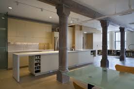 Ionische säule ionische säule, 3 teilig ( kapitell, 1 säulenstück, 1 säulenstück mit fuß) material vogelspiegel mit säule und kerzenhalter aus betonstein herausgehauen, gespachtelt und bemalt by. Haus Bauen Auffallende Ideen Fur Aussen Und Innenarchitektur Archzine