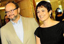 Quando a jornalista entrou na globo, o recentemente, ernesto paglia completou 60 anos e para parabenizar o marido, a jornalista compartilhou uma foto muito fofa dos dois e escreveu. Sandra Annemberg E Ernesto Paglia Revelam Como Comecaram A Namorar O Fuxico