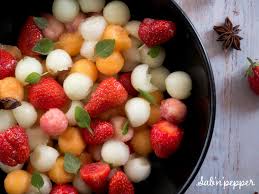 Salade Aux 2 Melons Peche Et Fraise A La Badiane Sab N Pepper Recette Recettes Minceur Salade De Fruits Facile Salade