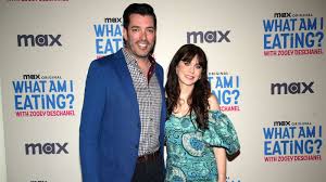 Zooey Deschanel, Jonathan Scott share sweet moment at 'What Am I Eating?'  premiere - Good Morning America