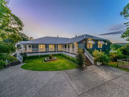 House For Sale At 157 O Brien Road Pullenvale Qld 4069 View Property Photos Floor Plans Local School Catchments Lots House Styles Mansions Domain Com Au