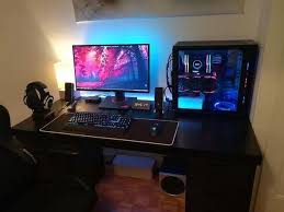 Follow Setup Hd For Daily Setups Ift Tt 39rrauq Https Ift Tt 3bbrmbi Em 2020 Quarto Gamer Design De Sala De Jogo Mesa Gamer