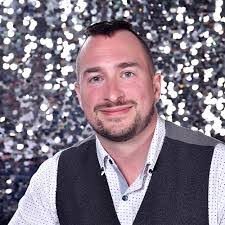 Larry Vales's Instagram, Twitter & Facebook