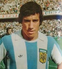 ESTUDIANTES 1985 Parados: Alejandro Méndez, Alberto Hirschfeld, Romano,  Roberto M. Jerez, Claudio Casares y Oscar Manis. Agachados: Héctor Monroig,  José A. Espósito, Néstor Leonel Scotta, Marcos G. Leiva y Antonio O. Zinna.