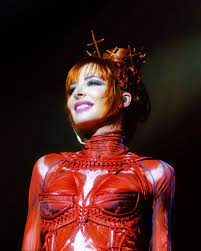 Скачай mylene farmer rêver и mylene farmer sans contrefaçon live 2009. Mylene Farmer Stade De France 2009