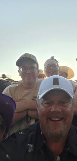 A few pics from last night and vids