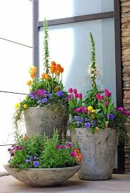 29 Pretty Front Door Flower Pots That Will Add Personality To Your Home Urban Garden Design Plants Garden Containers