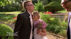 Auch die letzten paare der fünften staffel hochzeit auf den ersten blick sind getrennt. Hochzeit Auf Den Ersten Blick Video Vertraute Gefuhle Und Starke Emotionen Sat 1