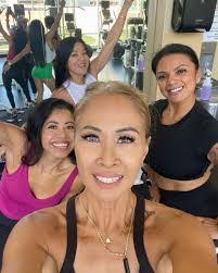 Lara Berger's Instagram, Twitter & Facebook