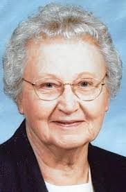 Maxine Holman's Instagram, Twitter & Facebook