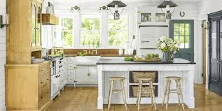 And while we've seen the hue take shape in dramatic navy dining rooms and beachy baby blue bedrooms, the color lends itself particularly well to the heart of the home. 16 Best White Kitchen Cabinet Paints Painting Cabinets White
