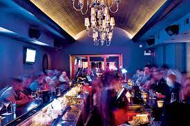 Working on behalf of chicago bars, restaurants, and music joints morning, noon, and night. Review Downtown Plus A Revisit Of River North S Other Gay Bar Second Story Chicago Magazine