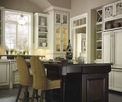 Plaza Maple Cotton With Amaretto Creme And Oak Chocolate Island Elegant Raised Panels Furnitur Thomasville Kitchen Cabinets Thomasville Cabinetry Thomasville