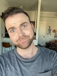 Ethan Ackerman's Instagram, Twitter & Facebook