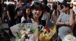 He tries to solve cases by using loopholes and throwing all rules and regulations out of the window. Lawless Lawyer The Cast Of Lawless Lawyer Was Able To Facebook