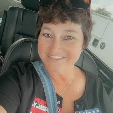 🍑 It's a peachy keen time to visit Chiles! In addition to #PickYourOwn  peaches, we've got peach #ciderdonuts, jarred peach goods, peach soft  serve, and peach cider by the jug.