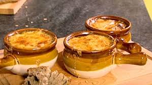 Soupe A L Oignon Gratinee Recipe Food Confort Food Food And Drink