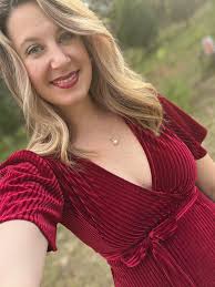 Introduction to a crafting enthusiast