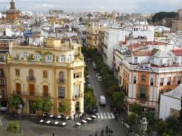 Die altstadt von sevilla zählt mit einer fläche von 3,94 quadratkilometern mit den altstädten von venedig und genua zu den drei größten in europa. Die Orangenstadt Ein Rezept Fur Einen Farbenfrohen Spanischen Urlaub In Sevilla Travellizy
