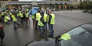 Entrer dans sa chambre… le sort se joue de moi. Gilets Jaunes Les Blocages Se Poursuivent Aujourd Hui