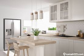Hasilnya adalah dapur yang terang, elegan, dan sangat praktis. 11 Inspirasi Desain Dapur Minimalis Bernuansa Kayu Ini Beri Kesan Adem Rumah123 Com