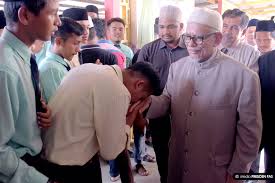 Sekolah menengah agama in jerteh. Abdul Hadi Awang A Twitter Bagai Sirih Pulang Ke Gagang Saya Berbesar Hati Diberi Peluang Untuk Berbicara Dengan Anak Anak Dan Para Guru Sekolah Menengah Agama Sultan Zainal Abidin Yang Juga Merupakan