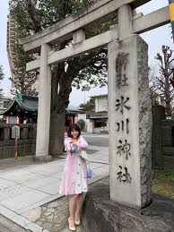 替地桃子 على X: 火野レイちゃんの自宅モデルの氷川神社！行ってきましたぁ〜  花粉にやられてまぁもうひどいけど、稽古で出来た足のアザが消えないけど、 大吉も引けたので大満足です♪ セーラームーンスーパーライブ 頑張ります！  t.coLfIhGptVuR  X