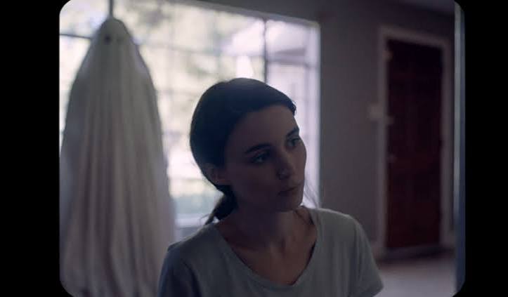 A GHOST STORY' (2017) Movie Review – A Deeply Moving And Unforgettable Story  – Everything Movie Reviews