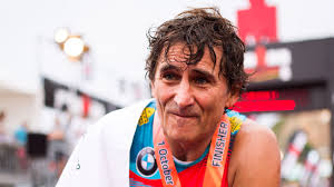 Alex zanardi health condition remains serious after the italian had surgery on friday night for injuries suffered in a handbike accident. Unglaublich Alessandro Zanardi Kann Nach Crash Wieder Sehen Promiflash De