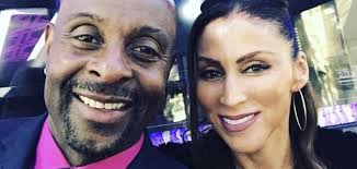 NFL legend Jerry Rice proposes to girlfriend