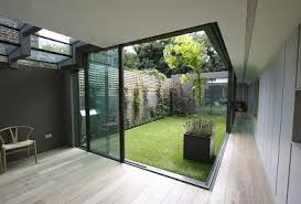 Architectural Glazing And Interior Courtyards Courtyard Design House Exterior Courtyard House