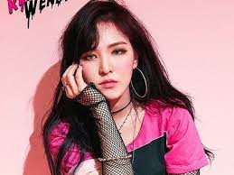 Prior to her debut in 2014 with red velvet, wendy was very active vocally showcasing her vocal talent on youtube by uploading covers of songs as well as being apart of what seemed to be her school's vocal ensemble. Wendy Red Velvet Profile Age Boyfriend Kpop Family And More Wikifamouspeople