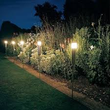 Es ist keine gartenleuchte im klassischen sinne, sondern hat die form eines einmachglases und dient als kleine, mobile dekoration und. Solar Patio Lanterns Unique Attractive Solar Lights For Garden Hand Picked Only For Y Solar Lights Garden Solar Landscape Lighting Backyard Solar Lights
