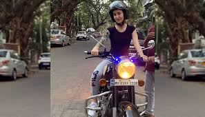 Elli Avrram Learnt Bike Riding In 3 Days For Her Upcoming Movie Malang Kunal khemu as michael rodrigues. elli avrram learnt bike riding in 3