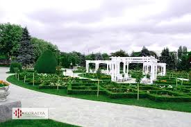 Parcul Rozelor Din Timisoara House Styles Mansions Timisoara