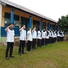 Memperingatkan, bahwa manusia itu bisa menjadi hina bila tidak beriman dan beramal £al³h. Walikelassd Com Posts Facebook