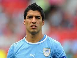 In the group d game between italy and costa rica, costa rican forward joel campbell was kicked by italian defender giorgio chiellini in the penalty area while looking for a goal, but chilean referee enrique osses failed to award a penalty, enraging costa rica's coach jorge luis pinto. 20 Hilarious Tweets By Brands After Uruguay S Luis Suarez Bites Giorgio Chiellini Business 2 Community
