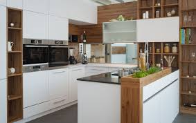 Diese Kuche Steht In Unserem Ausstattungscenter Beim Werk In Echsenbach Kuchen Ideen Modern Kuche Einbauen Haus Kuchen